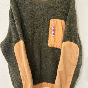UGG Women's Niko Sherpa
Sz L Crewneck Fleece Green Orange